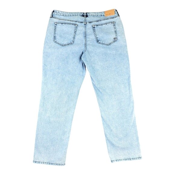 Trendy Seven 7 Womens Size 16 Light Wash Jeans- Straight Leg Design with Pockets - Picture 2 of 10